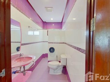 Vintage Teak Wood Home in World Club Land