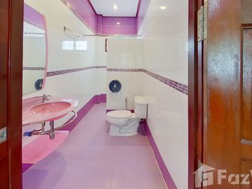 Vintage Teak Wood Home in World Club Land