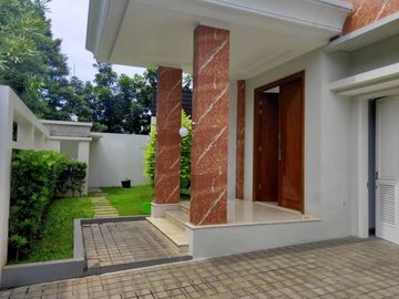 Rumah Mewah Bintaro Hoek Jakarta Selatan Strategis