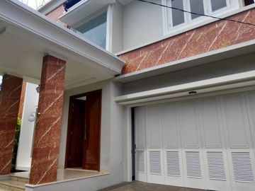 Rumah Mewah Bintaro Hoek Jakarta Selatan Strategis