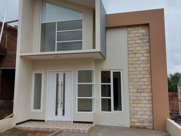 Rumah Murah Desain Villa di Kedungkandang