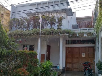 Di Sewakan Rumah Asri, Nyaman Dan Aman Di Meadow Green