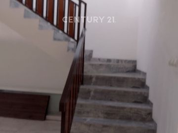 Di Sewakan Rumah Asri, Nyaman Dan Aman Di Meadow Green