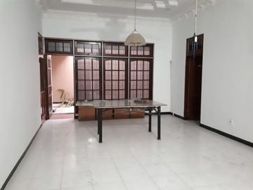 Rumah disewakan Simpang darmo permai selatan