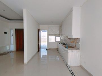RUMAH MEWAH DI JALAN TITI BUMI DALAM RINGROAD DEKAT PUSAT KOTA
