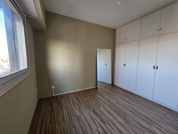 VENTA DEPARTAMENTO 3 AMBIENTES CON DEPENDENCIA RECICLADO COCHERA BAULERA PISO ALTO BELGRANO R