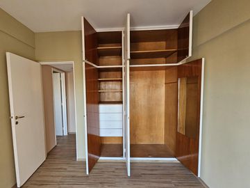VENTA DEPARTAMENTO 3 AMBIENTES CON DEPENDENCIA RECICLADO COCHERA BAULERA PISO ALTO BELGRANO R