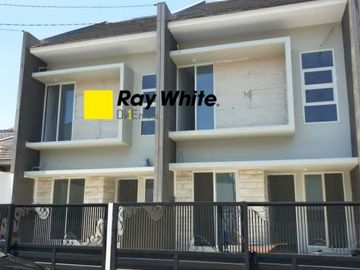 Rumah Baru 2 Lantai Jl. Klampis Semolo Tengah, Surabaya