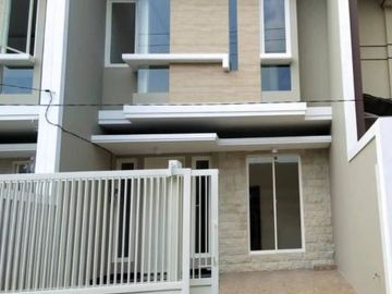 Rumah Mulyosari Utara Brand New, hadap utara, pln 2200wt