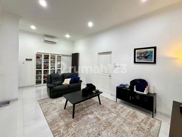 RUMAH MODERN SIAP HUNI SEMI KOMPLEK SHM
