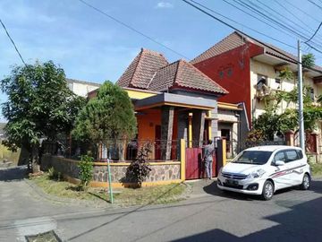 Rumah Hook Luas 148 di Borobudur Sukarno Hatta Malang