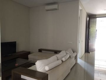 Dijual rumah minimalis bagus di Crystal Golf Citraland