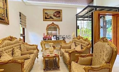 7 Bedroom House for sale