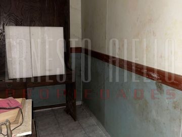VENTA PH 5 AMBIENTES APTO USO PROFESIONAL A METROS DE AV. ANDRES BARANDA, QUILMES OESTE CENTRO.