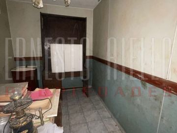 VENTA PH 5 AMBIENTES APTO USO PROFESIONAL A METROS DE AV. ANDRES BARANDA, QUILMES OESTE CENTRO.