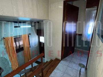 VENTA PH 5 AMBIENTES APTO USO PROFESIONAL A METROS DE AV. ANDRES BARANDA, QUILMES OESTE CENTRO.