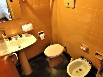 Venta Departamento 2 Ambientes Amplios Abasto