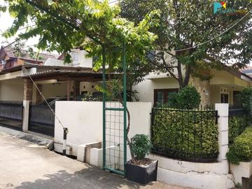 rumah second siap huni perumahan Pondok Pekayon Indah Kota Bekasi