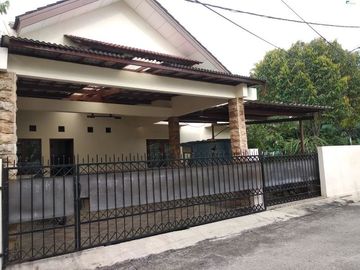 rumah second siap huni perumahan Pondok Pekayon Indah Kota Bekasi