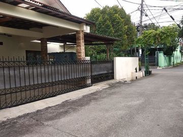 rumah second siap huni perumahan Pondok Pekayon Indah Kota Bekasi