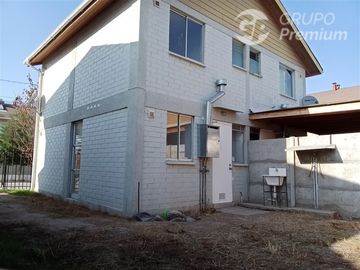 Casa en arriendo de 3 dorm. en Buín
