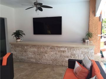 AMPLIA CASA L/B CON PISCINA CLAYTON VILLAGE 4REC 870 MT2