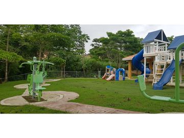 AMPLIA CASA L/B CON PISCINA CLAYTON VILLAGE 4REC 870 MT2