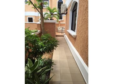 AMPLIA CASA L/B CON PISCINA CLAYTON VILLAGE 4REC 870 MT2