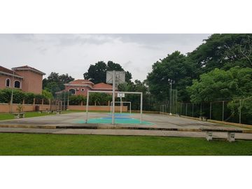 AMPLIA CASA L/B CON PISCINA CLAYTON VILLAGE 4REC 870 MT2