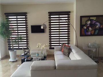 AMPLIA CASA L/B CON PISCINA CLAYTON VILLAGE 4REC 870 MT2