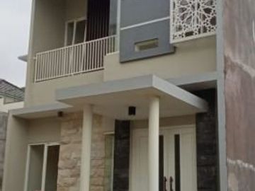 Modern Villa Batu Oro Oro Ombo 2 Lantai