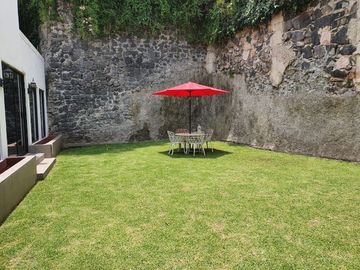 BOSQUES DE LAS LOMAS, Casa de 3 recámaras con amplio jardín y terrazas