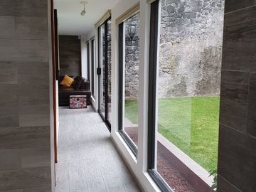 BOSQUES DE LAS LOMAS, Casa de 3 recámaras con amplio jardín y terrazas