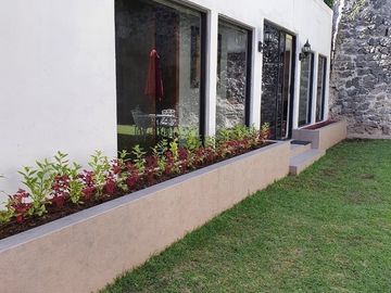 BOSQUES DE LAS LOMAS, Casa de 3 recámaras con amplio jardín y terrazas