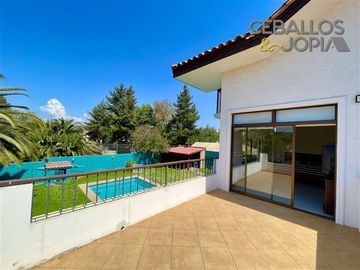 Casa en venta de 6 dorm. en Villa Alemana