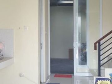 Rumah 2 lantai siap huni lokasi strategis di pondok melati bekasi