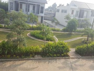 Rumah 2 lantai siap huni lokasi strategis di pondok melati bekasi