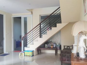 Rumah 2 lantai siap huni lokasi strategis di pondok melati bekasi