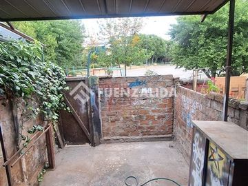 Casa en venta de 3 dorm. en La Florida