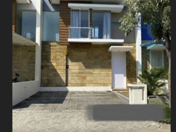Rumah One gate furnish di Herewood royal Residence sby