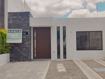 CASA VENTA  JURIQUILLA QUERETARO UNA PLANTA