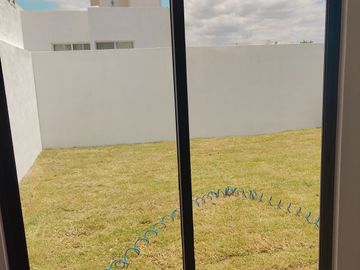 CASA VENTA  JURIQUILLA QUERETARO UNA PLANTA