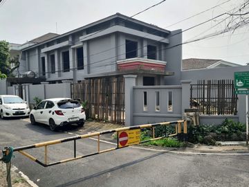 RUMAH PREMIUM DI WIJAYA KUSUMA, DAPUR SUSU, PONDOK LABU, JAKARTA SELATAN
