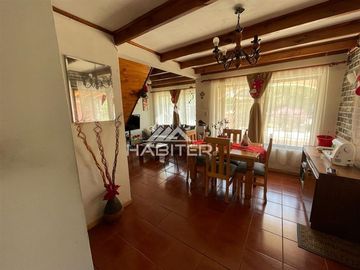 Casa en venta de 4 dorm. en Teno (35555)