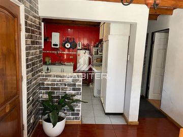 Casa en venta de 4 dorm. en Teno (35555)