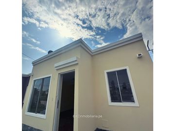 VENDO LINDA CASA FRENTE A PARQUE