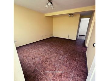VENDO LINDA CASA FRENTE A PARQUE