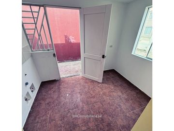 VENDO LINDA CASA FRENTE A PARQUE