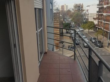 Venta DTO 3 amb. al frente sobre Av Lisandor de la Torre