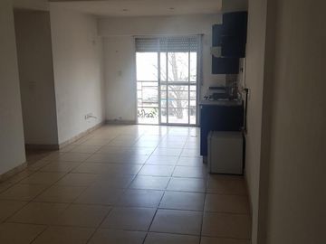 Venta DTO 3 amb. al frente sobre Av Lisandor de la Torre